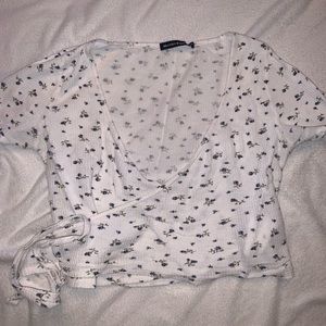 Brandy Melville Wrap top - one size